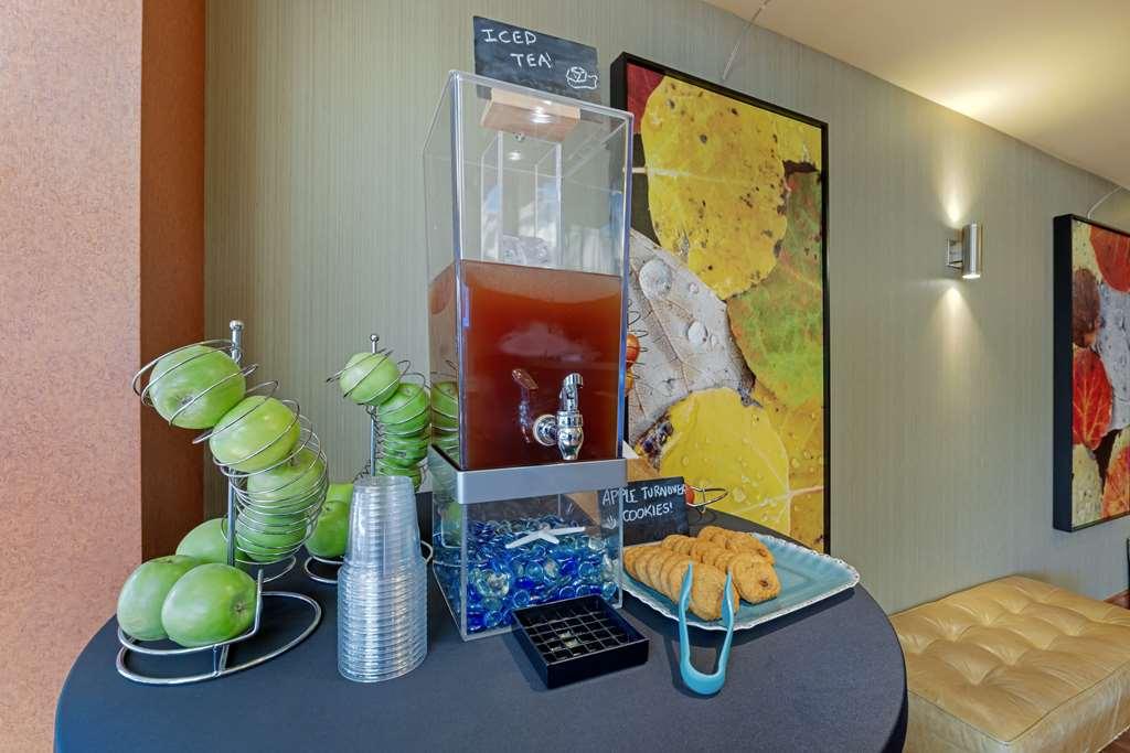 Best Western Plus Emerald Isle Hotel Sidney Εστιατόριο φωτογραφία