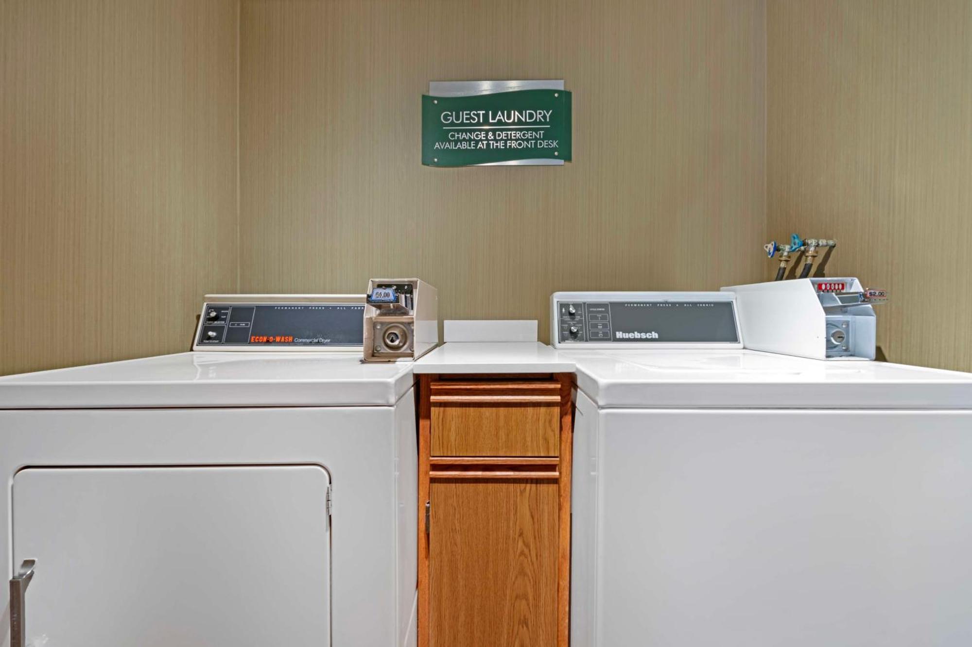 Best Western Plus Emerald Isle Hotel Sidney Εξωτερικό φωτογραφία