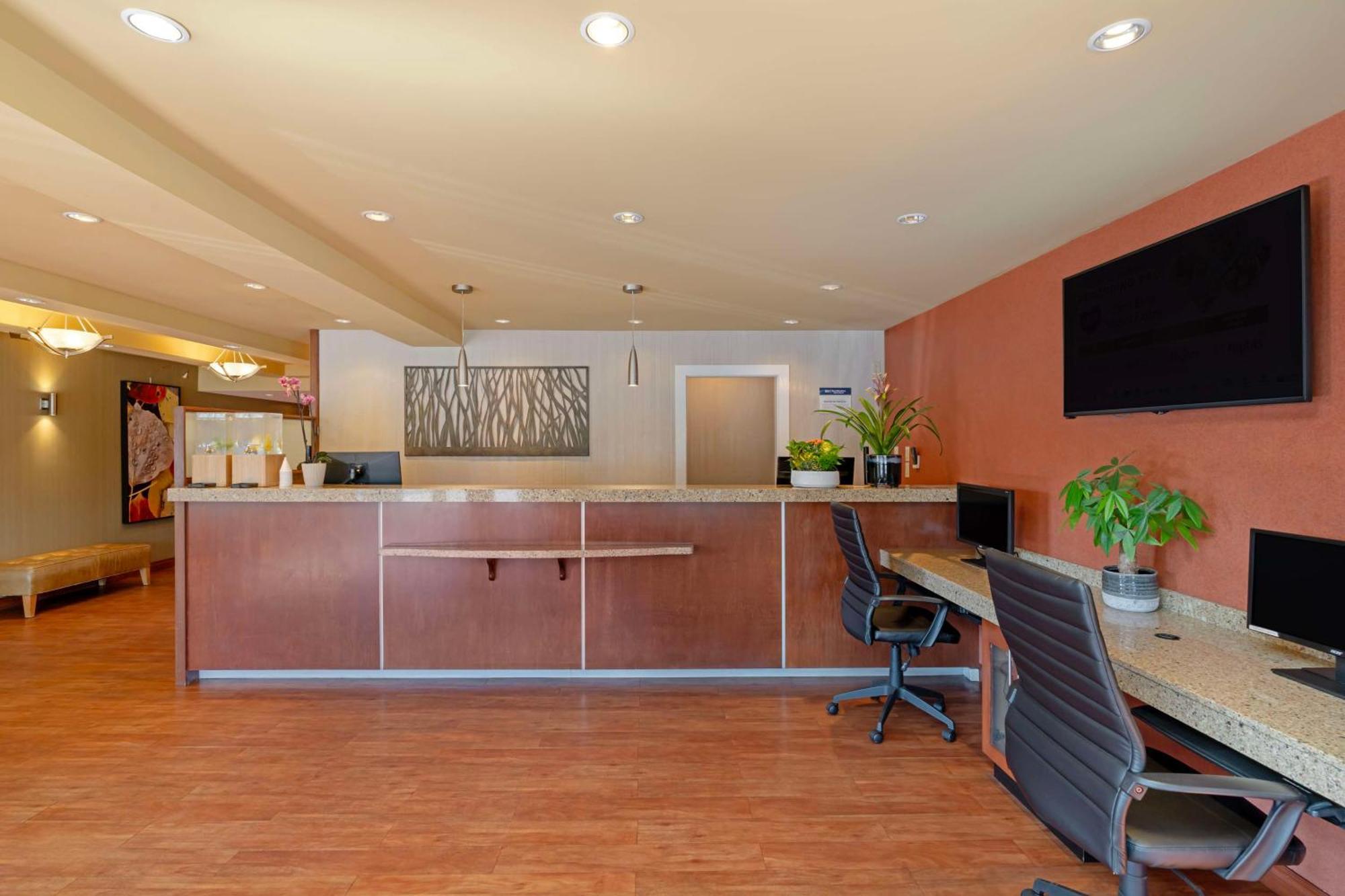 Best Western Plus Emerald Isle Hotel Sidney Εξωτερικό φωτογραφία