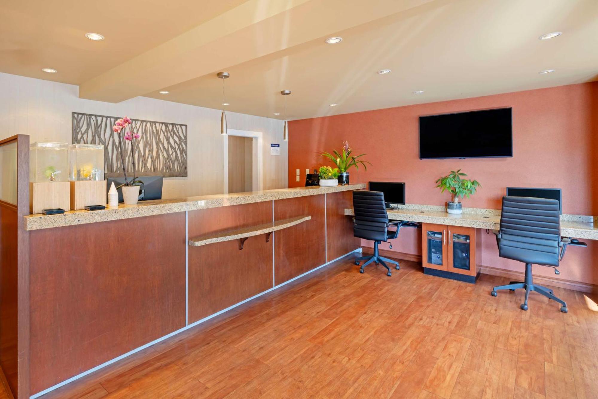 Best Western Plus Emerald Isle Hotel Sidney Εξωτερικό φωτογραφία